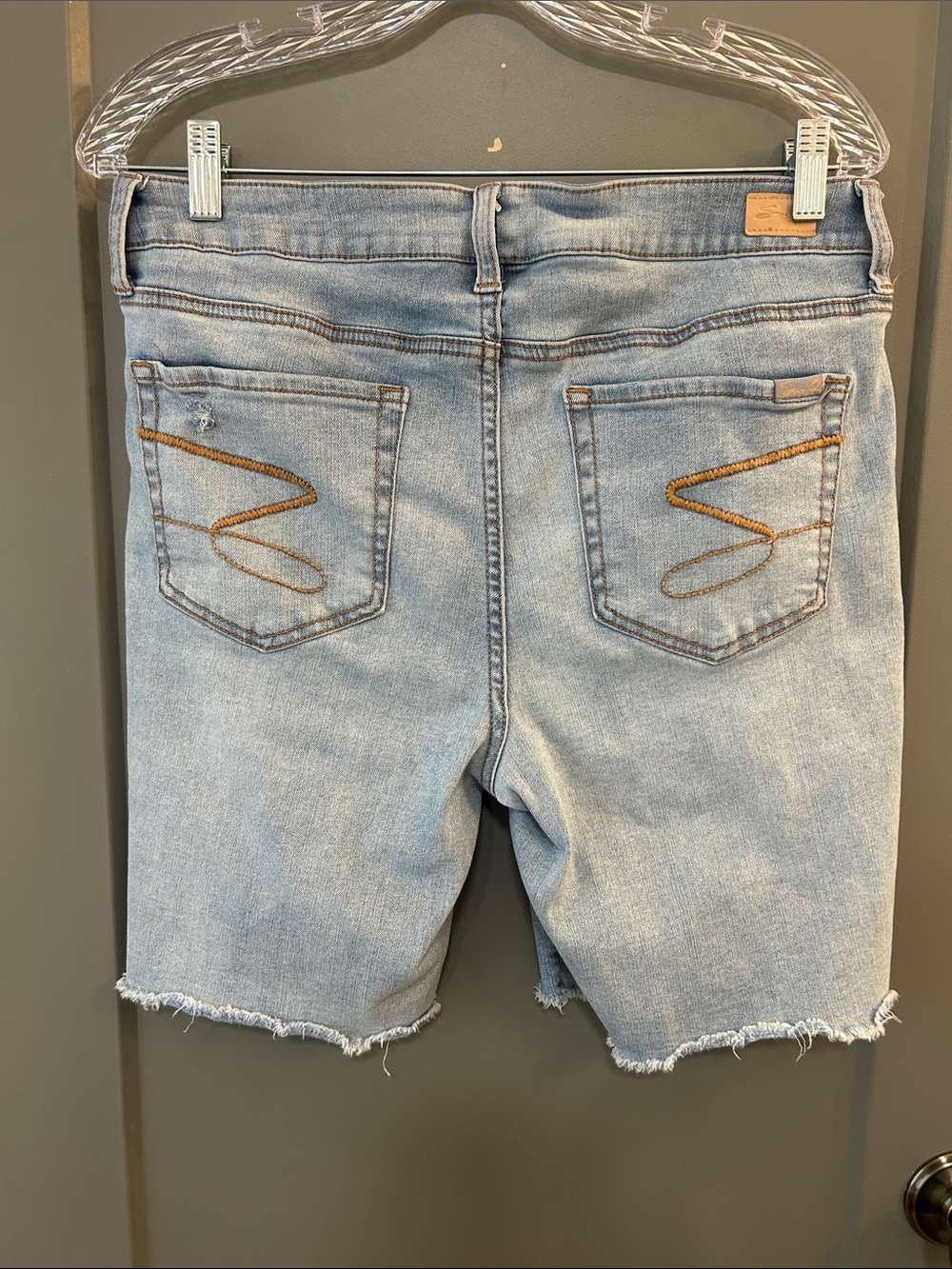 Seven7 Light Blue Distressed Denim Bermuda Shorts women’s size 10 - Picture 3 of 5